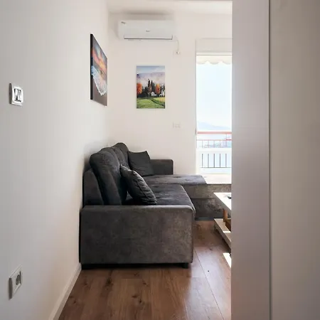 Central Beach Apartment Appartement Saranda