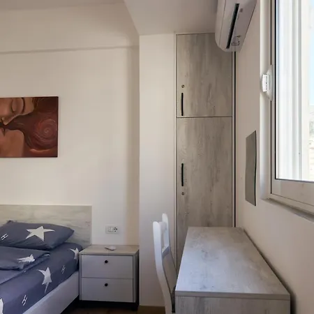 Central Beach Apartment Appartement Saranda