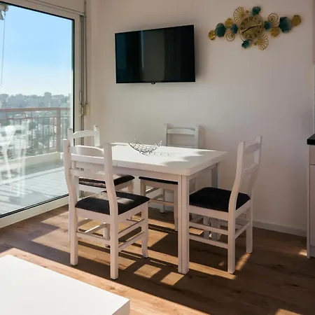 Central Beach Apartment Appartement *