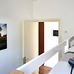 Central Beach Apartment *