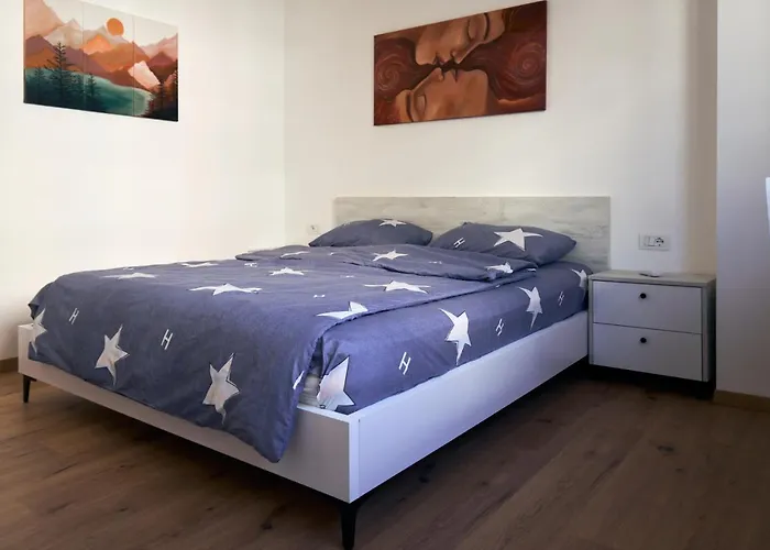 Central Beach Apartment * Sarande