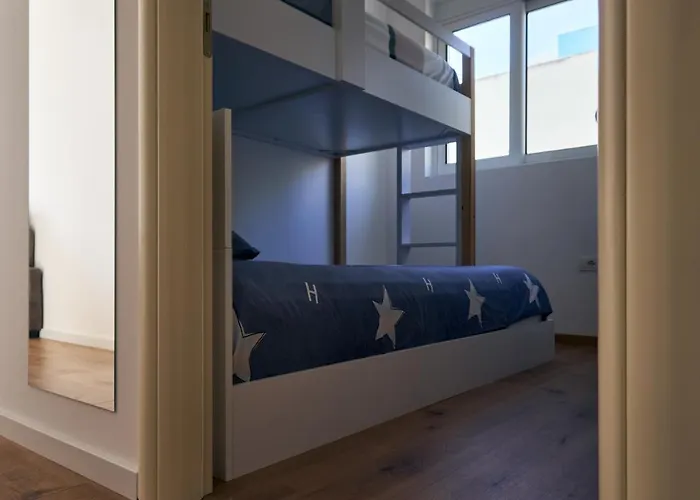 Central Beach Apartment *